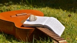 Gitarre + Liederbuch