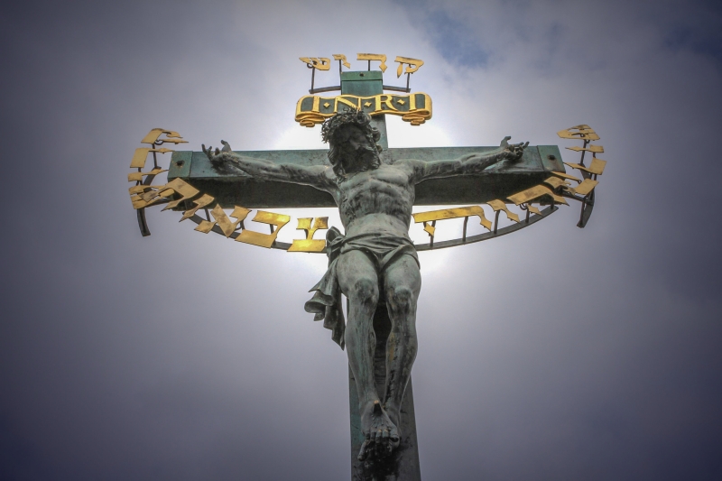 Gekreuzigter Jesus - JNRJ, INRI, I.N.R.I, Initialen, Symbol, Kreuz, Kreuzestitel, Titulus crucis, Tafelinschrift, Jesus Christus, Gekreuzigt, Hebräisch, kostenlos, download Gekreuzigter Jesus